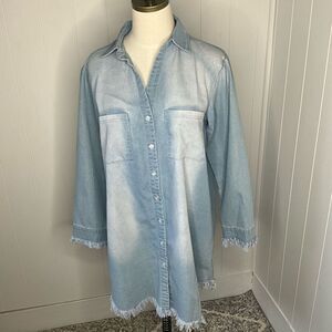 Francis Cabrel Womens Medium Button Front Denim Shirt Shacket Blue Raw Hem